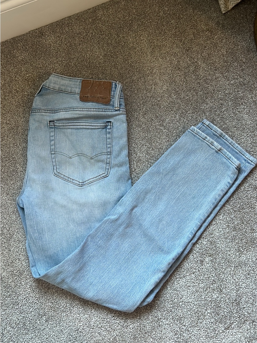 American Eagle Outfitters Light Wash Skinny Jeans
